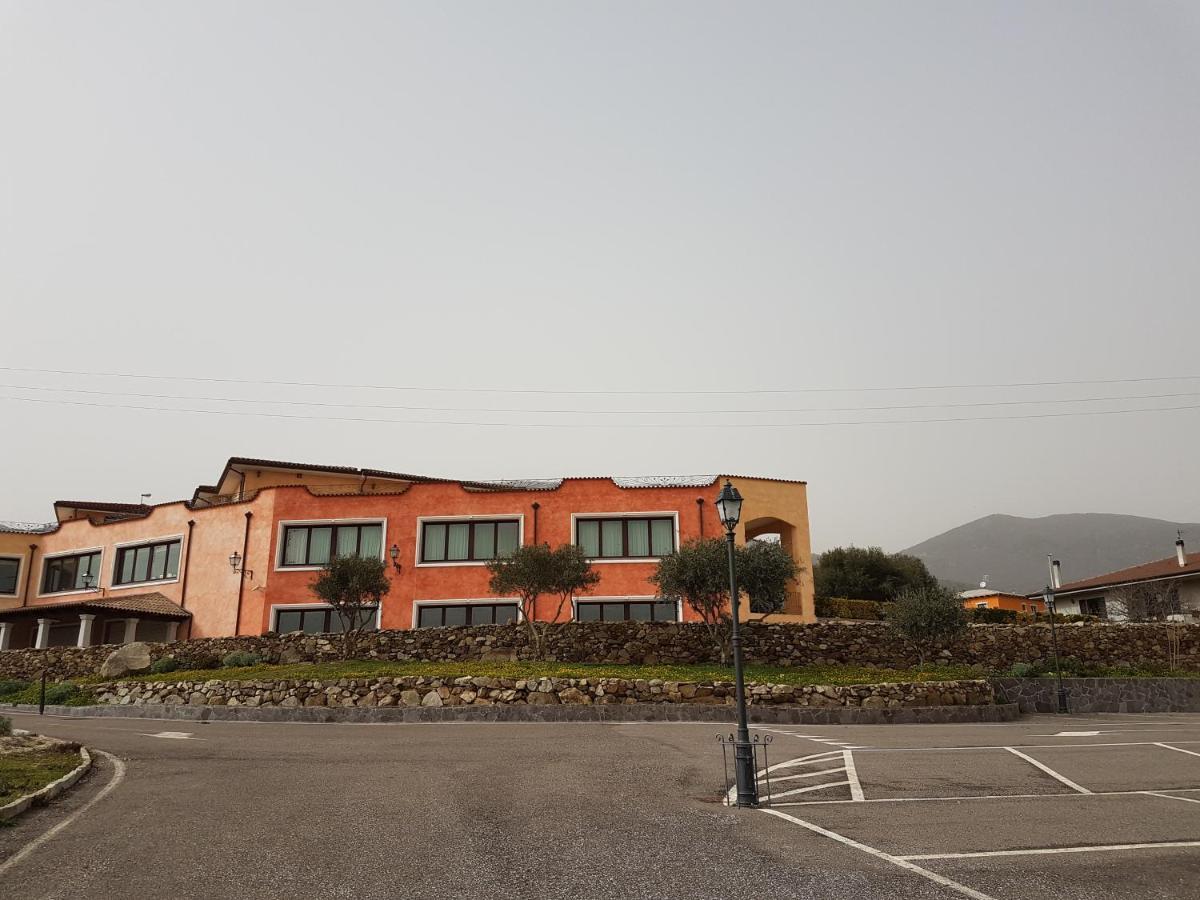 Hotel Le Tre Rose à Bono  Extérieur photo