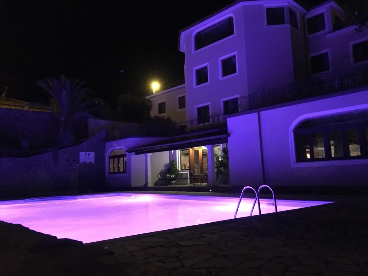 Hotel Le Tre Rose à Bono  Extérieur photo