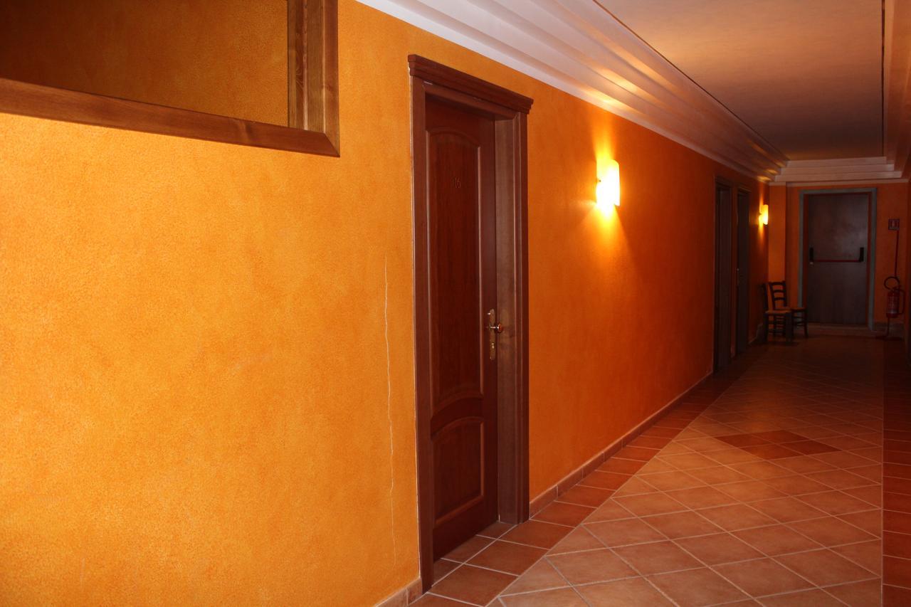 Hotel Le Tre Rose à Bono  Extérieur photo