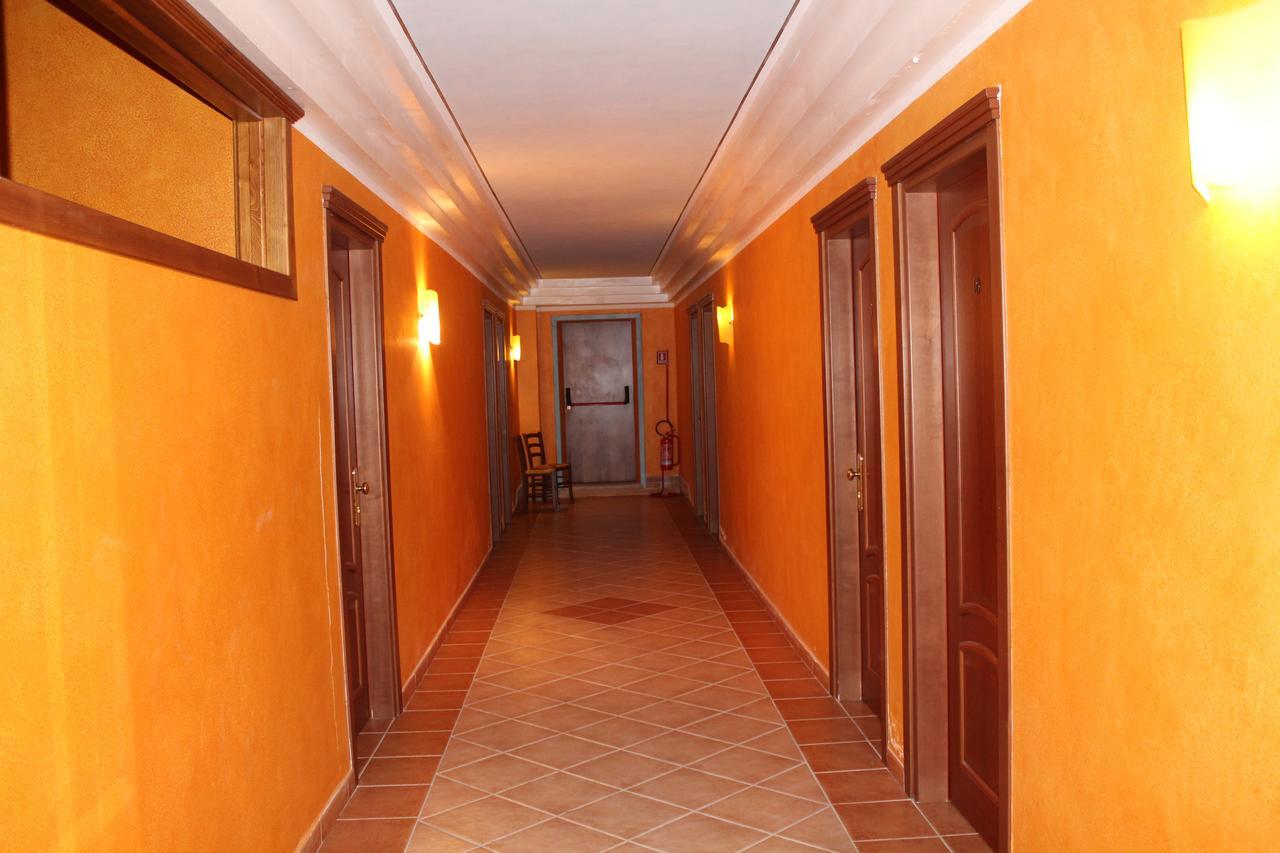 Hotel Le Tre Rose à Bono  Extérieur photo