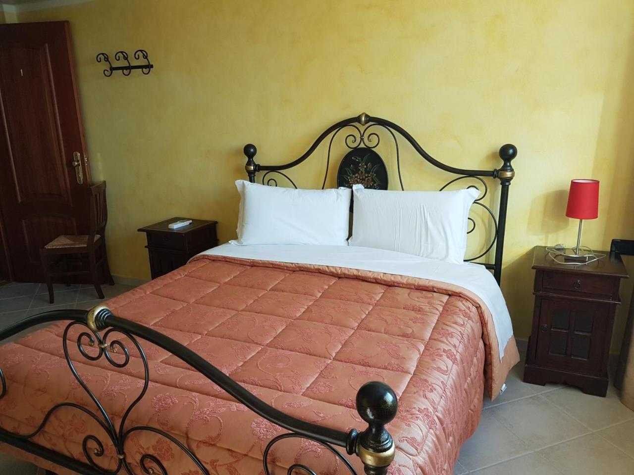 Hotel Le Tre Rose à Bono  Extérieur photo